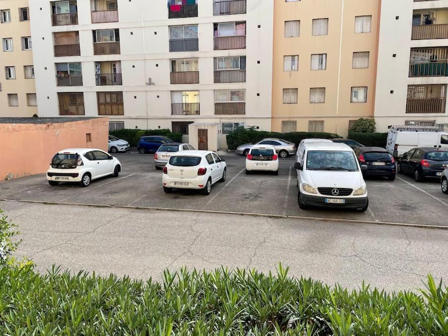 Apartment Jolie T3 Refait A Neuf A Marseille